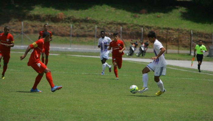 Suzanão lota na segunda partida da Copinha