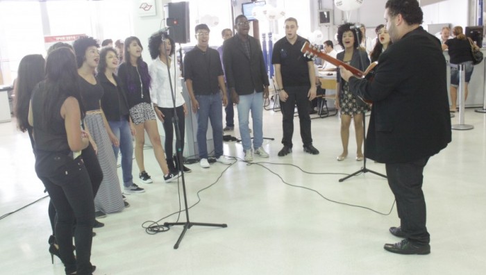 Oficineiros da Cultura se apresentam no Poupatempo de Suzano