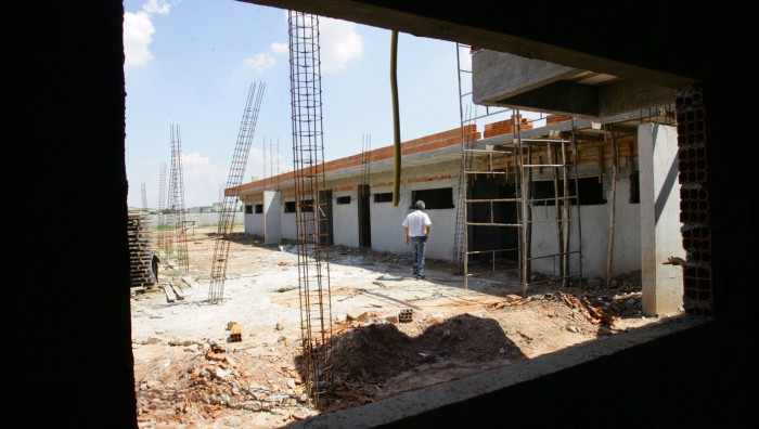 Prefeitura cobra agilização das obras da creche do Miguel Badra