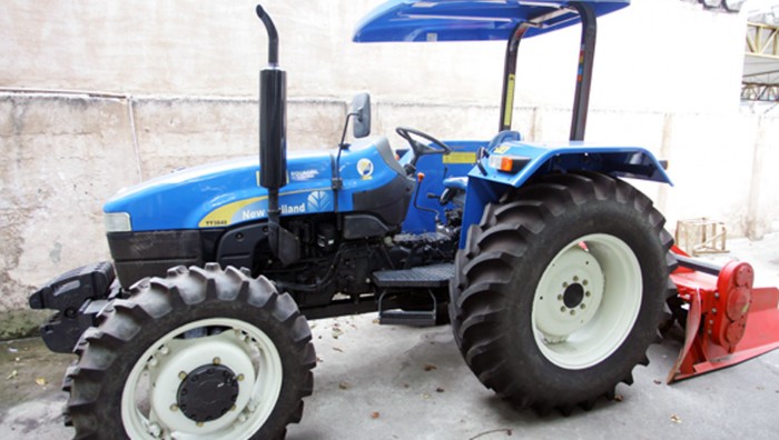 Prefeitura recupera trator para agricultura familiar