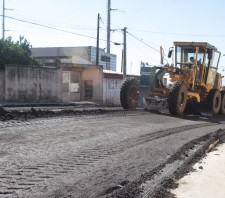 Asfalto começa a ser implantado no corredor de ônibus do Jardim Alterópolis