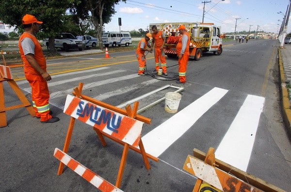 Passarela do Samba começa a receber sinalização especial para o Carnaval 2014