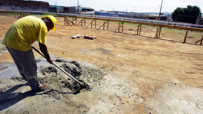 Secretaria de Obras vistoria construção da UBS do Jardim Revista