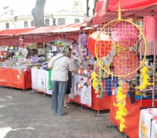Artesãos expõem e vedem trabalhos na Praça João Pessoa