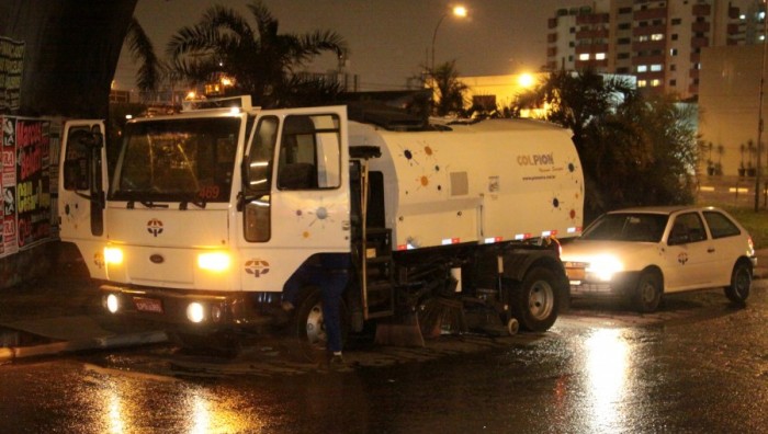 Limpeza viária: Prefeitura conta com Varredeira Mecânica
