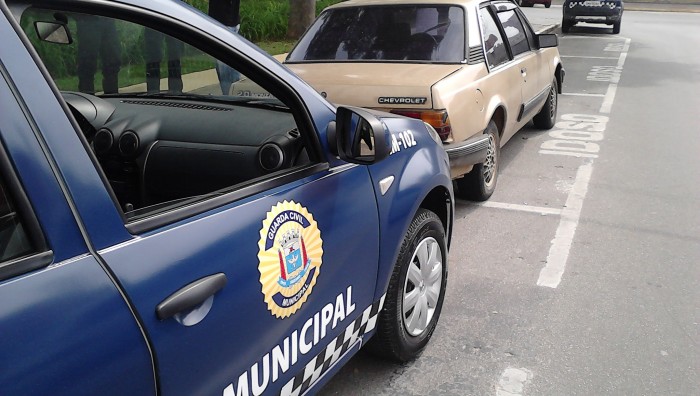 GCM recupera veículo furtado no centro de Suzano