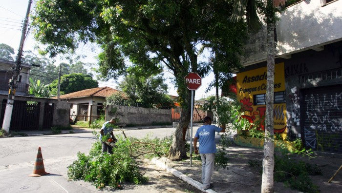 Cidade Viva ganha mais 30 profissionais e Vila Amorim recebe caminhão do Cata Treco