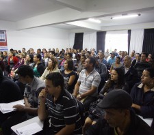 Oportunidade: quase 300 candidatos passam por seleção em busca de emprego