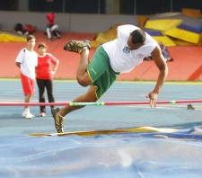 Paratletas suzanenses encaram provas de atletismo e natação neste final de semana