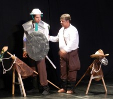 Grupo encena peça “Dom Quixote” nesta segunda