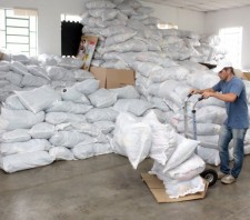 Campanha do Agasalho: 115 mil peças passam por triagem