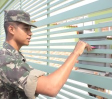 Campanha do Agasalho: Tiro de Guerra realiza panfletagem nos bairros