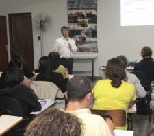 Pequenos e micro empresários participam de Curso de Excelência no Atendimento