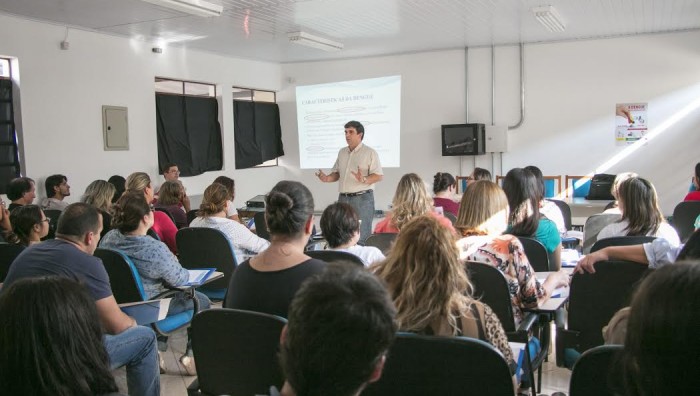 Dengue: Saúde realiza curso de atualização para médicos e enfermeiros