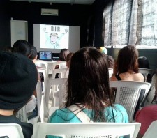Sessão de cinema atrai 70 jovens no Centro Cultural de Palmeiras