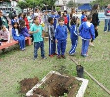 Caminhada Ecológica e plantio de árvores abrem Semana do Meio Ambiente em Suzano