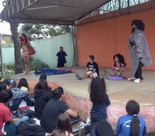 Aprendizes das oficinas culturais encenam amanhã peça “A Atriz”
