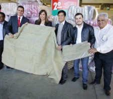 Campanha do Agasalho: Fundo Social recebe doação de 300 cobertores