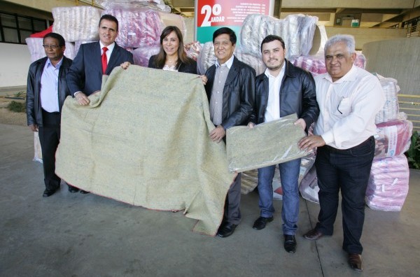 Campanha do Agasalho: Fundo Social recebe doação de 300 cobertores