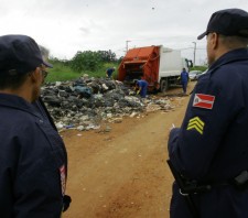 Prefeitura intensifica fiscalização e localiza responsável por descarte irregular