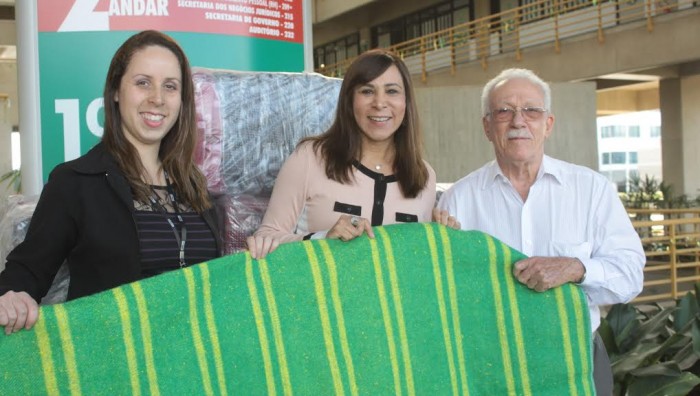 Radial doa mais de 130 cobertores para Campanha do Agasalho
