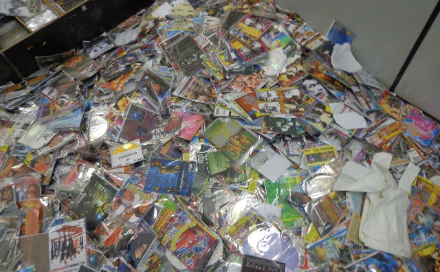 Prefeitura incinera 15 mil mídias piratas