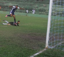 Futebol: Suzano vence a terceira, se garante na semi e já está nos Abertos