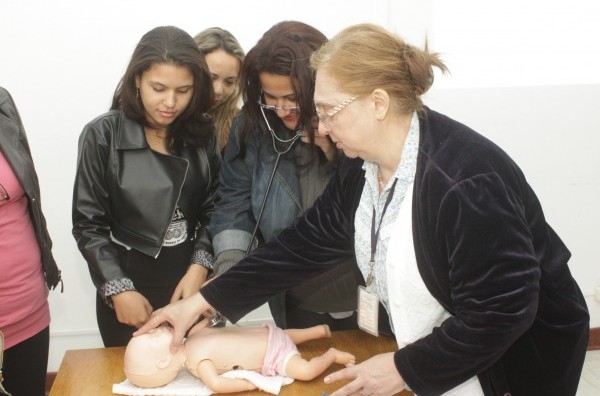 Prefeitura realiza curso de reanimação neonatal para funcionários da Santa Casa