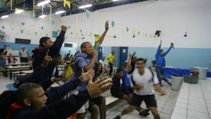 Delegação suzanense comemora classificação do Brasil na Copa