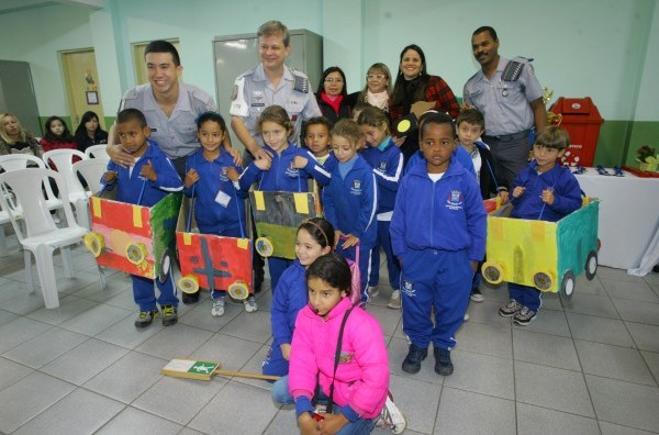 Prefeitura premia alunos do “Clube do Bem-Te-Vi”
