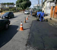 Prefeitura intensifica serviço de tapa buraco em vias centrais