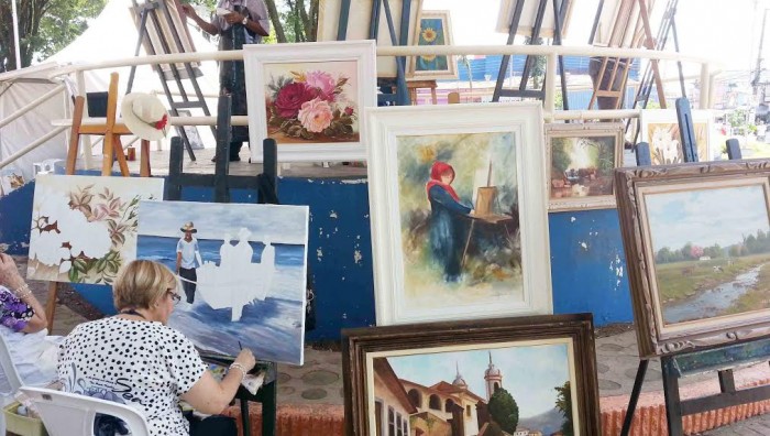 Arte na Praça terá mostras de artesanato, pintura e exposições