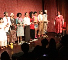 Espetáculo atrai aproximadamente 400 pessoas no Centro Cultural