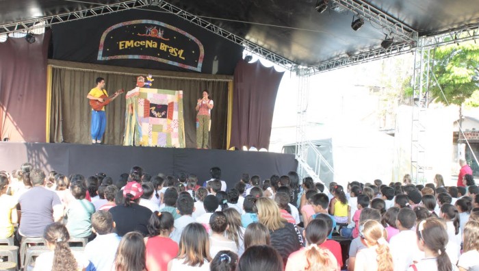 ‘EMcena Brasil’ movimenta Centro Cultural Colorado