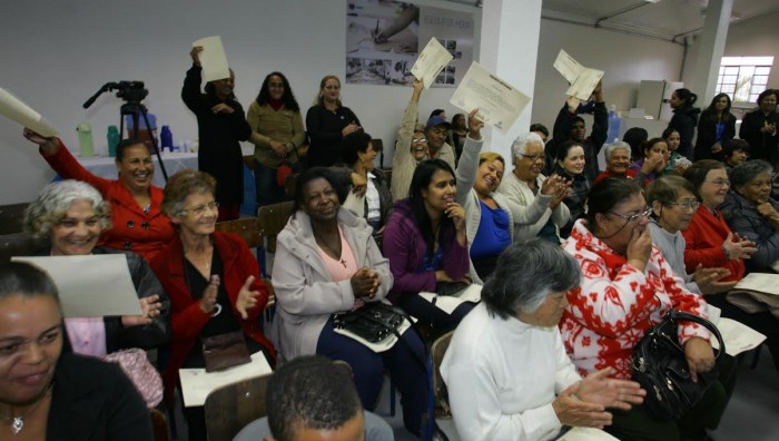 Fundo Social forma 65 alunos da Escola de Moda e da Padaria Artesanal