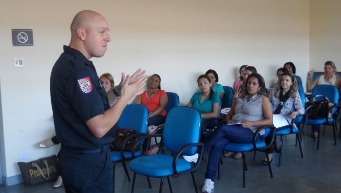 Saspe: Curso de Libras capacita servidores de 8 secretarias e Câmara