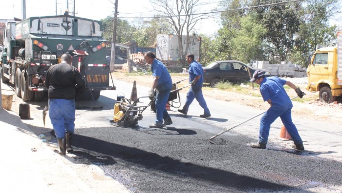 Prefeitura realiza serviço de Tapa Buraco na Estrada Portão do Honda