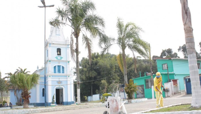 Prefeitura realiza manutenção da Igreja do Baruel