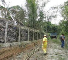 Prefeitura desinterdita rua no Parque Cerejeiras