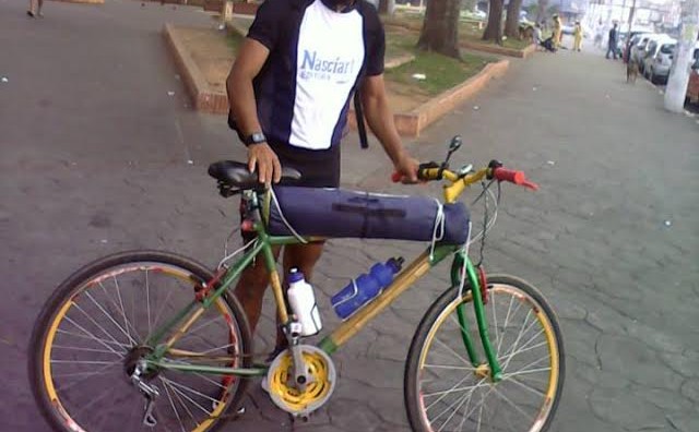 Para entrar no Guinness Book, atleta de Suzano vai até a Bahia em bicicleta de bambu