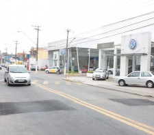 Prefeitura realiza serviço de Tapa Buraco na Avenida Antonio Marques Figueira