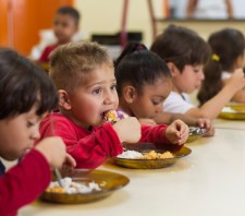 Educação de Suzano garante merenda e ensino de qualidade