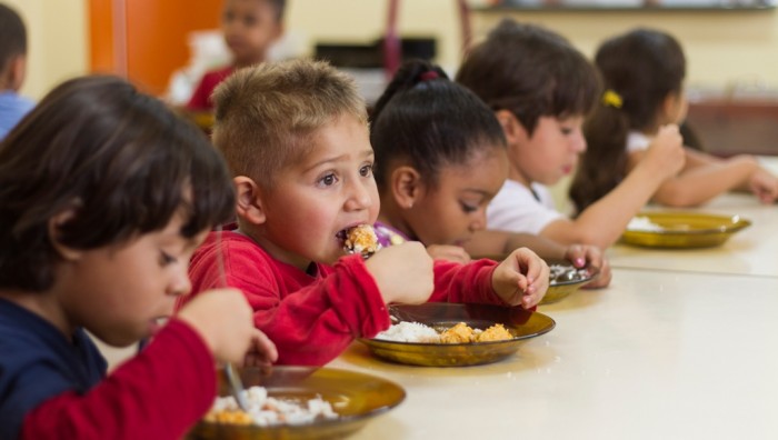 Prefeitura normaliza abastecimento de merenda escolar de 131 unidades da cidade
