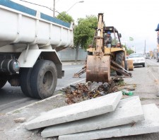 Prefeitura substitui tampas de bueiro na Avenida João Batista Fitipaldi