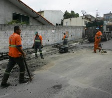 Prefeitura realiza serviço de Tapa Buraco na Cidade Edson