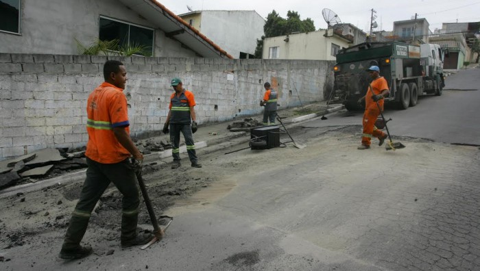 Prefeitura realiza serviço de Tapa Buraco na Cidade Edson