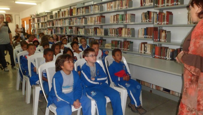 Crianças participam de “Contação de Histórias” no Centro Cultural Palmeiras