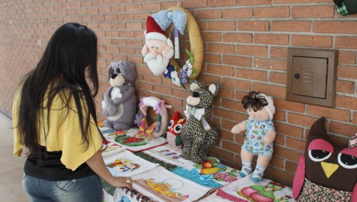 Aprendizes expõem trabalhos de Artes Plásticas e Artesanato