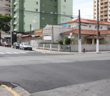 Prefeitura nivela depressões no Centro e prepara Prudente de Moraes para receber recapeamento