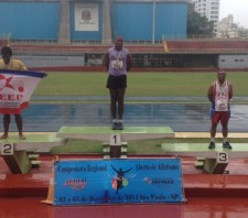 Atleta conquista primeiro lugar no Campeonato Regional Aberto de Atletismo